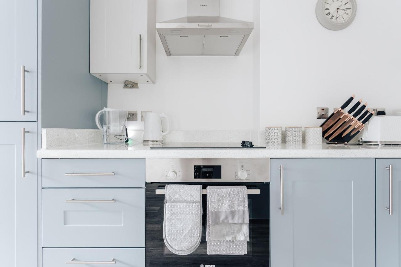Contemporary Two Bedroom Duplex - Secluded Residence With Parking In A Prime Central Location Bournemouth Bagian luar foto