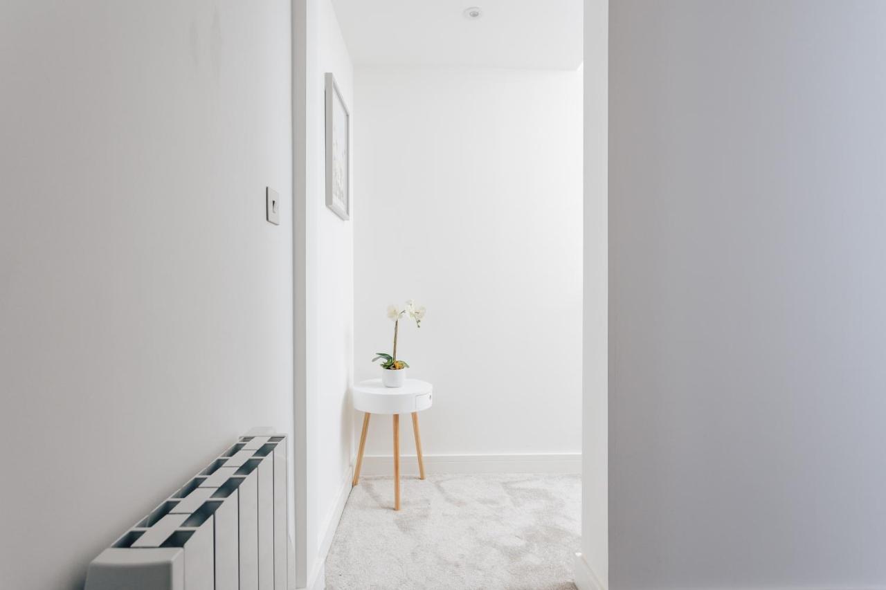 Contemporary Two Bedroom Duplex - Secluded Residence With Parking In A Prime Central Location Bournemouth Bagian luar foto