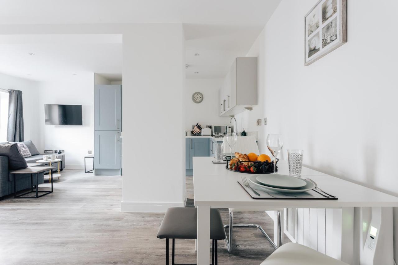 Contemporary Two Bedroom Duplex - Secluded Residence With Parking In A Prime Central Location Bournemouth Bagian luar foto