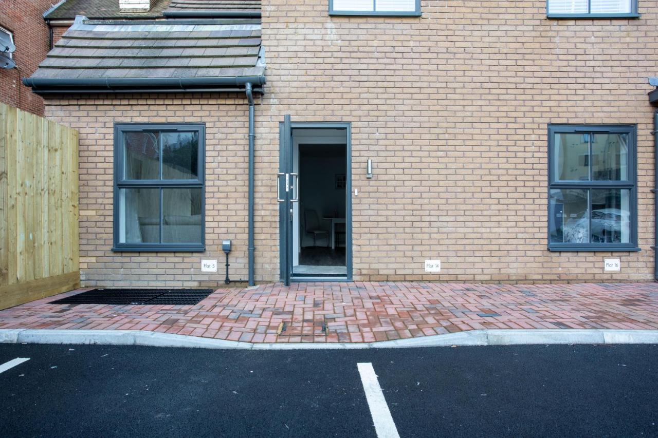 Contemporary Two Bedroom Duplex - Secluded Residence With Parking In A Prime Central Location Bournemouth Bagian luar foto